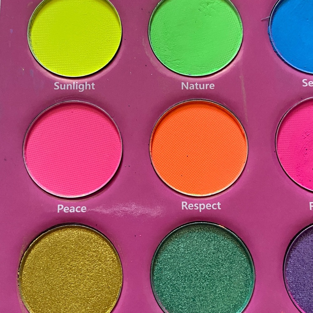 Fierte Eyeshadow Palette - Picture 2 of 6